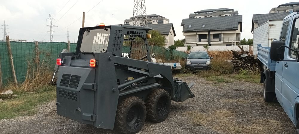 Miniincarcator fai komatsu 2100 ore cu Furci