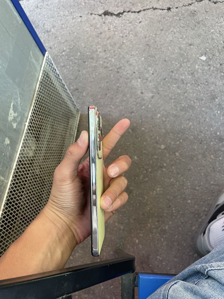 Infinx hot 40 256 gb holati orta srochni sotiladi
