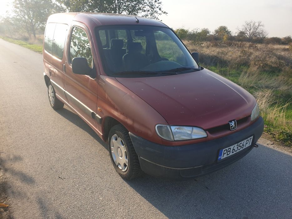 Пежо Партнер бензин