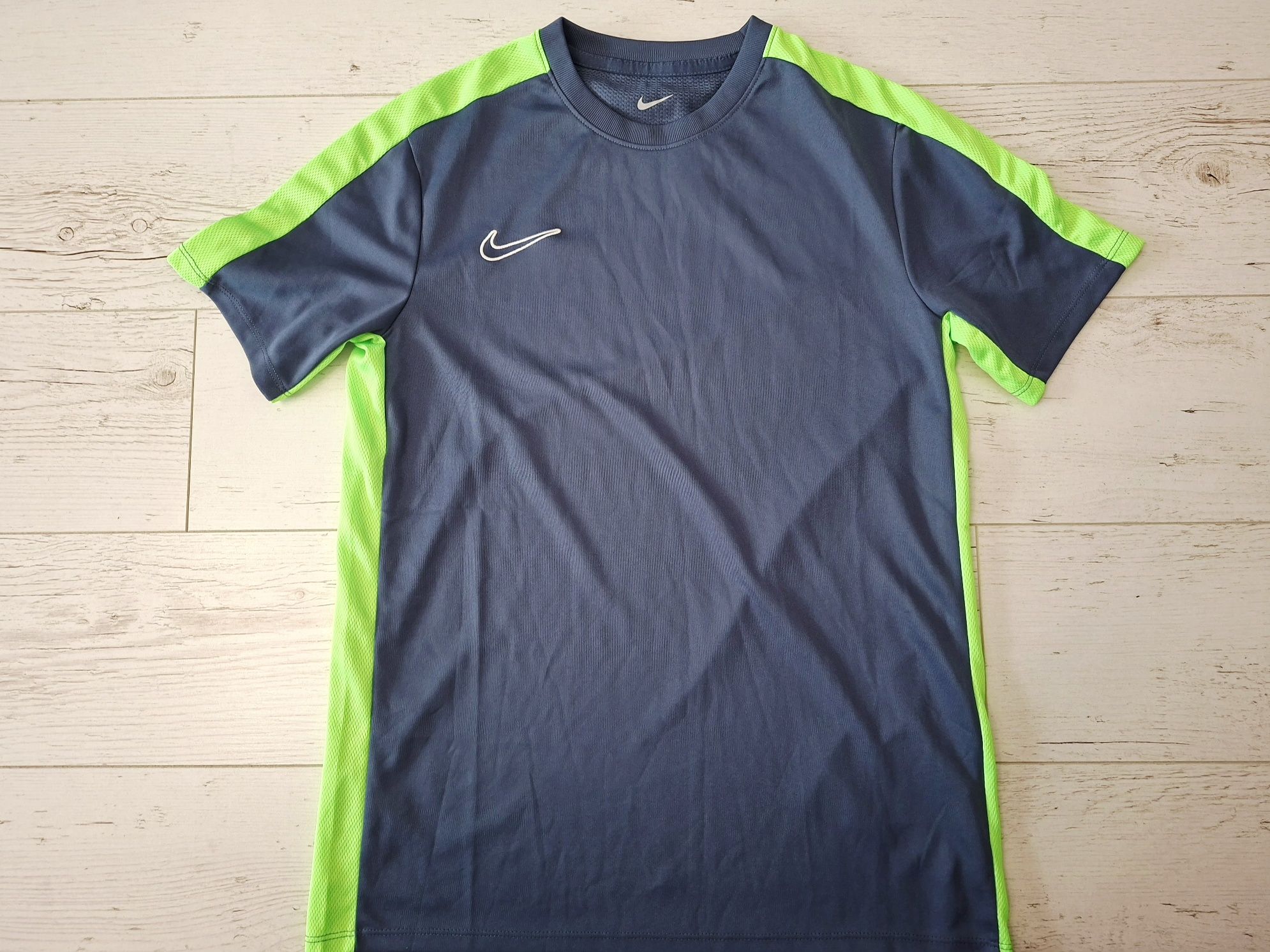 Nike Dry Fit-Ориг. Тениска Нова!
