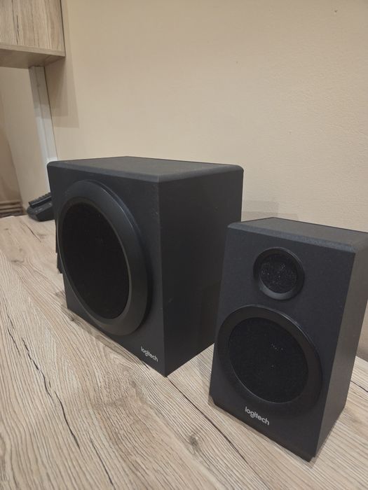 Boxe Logitech Z333 2.1 – subwoofer + 2 sateliţi
