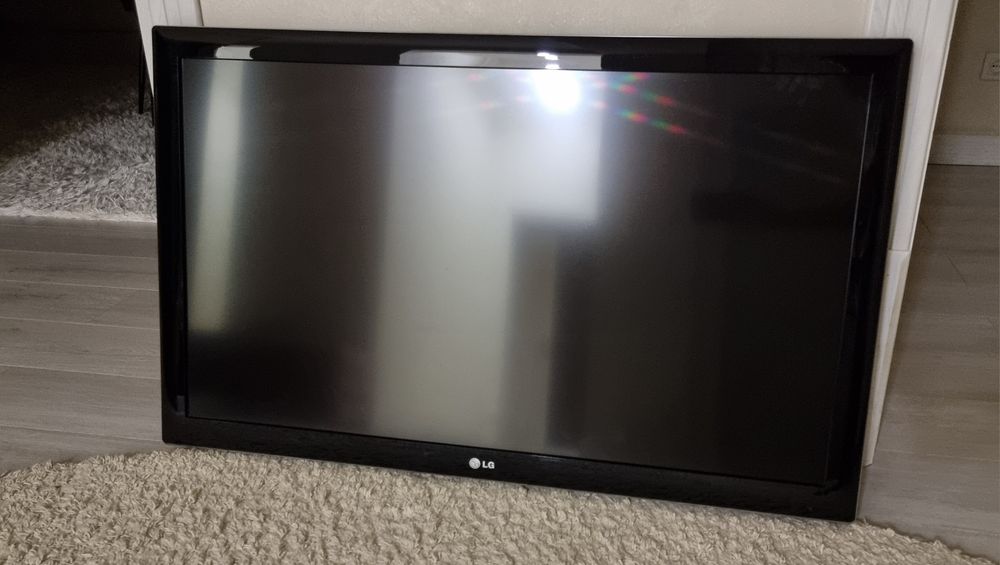 Телевизор LG 42 диагональ