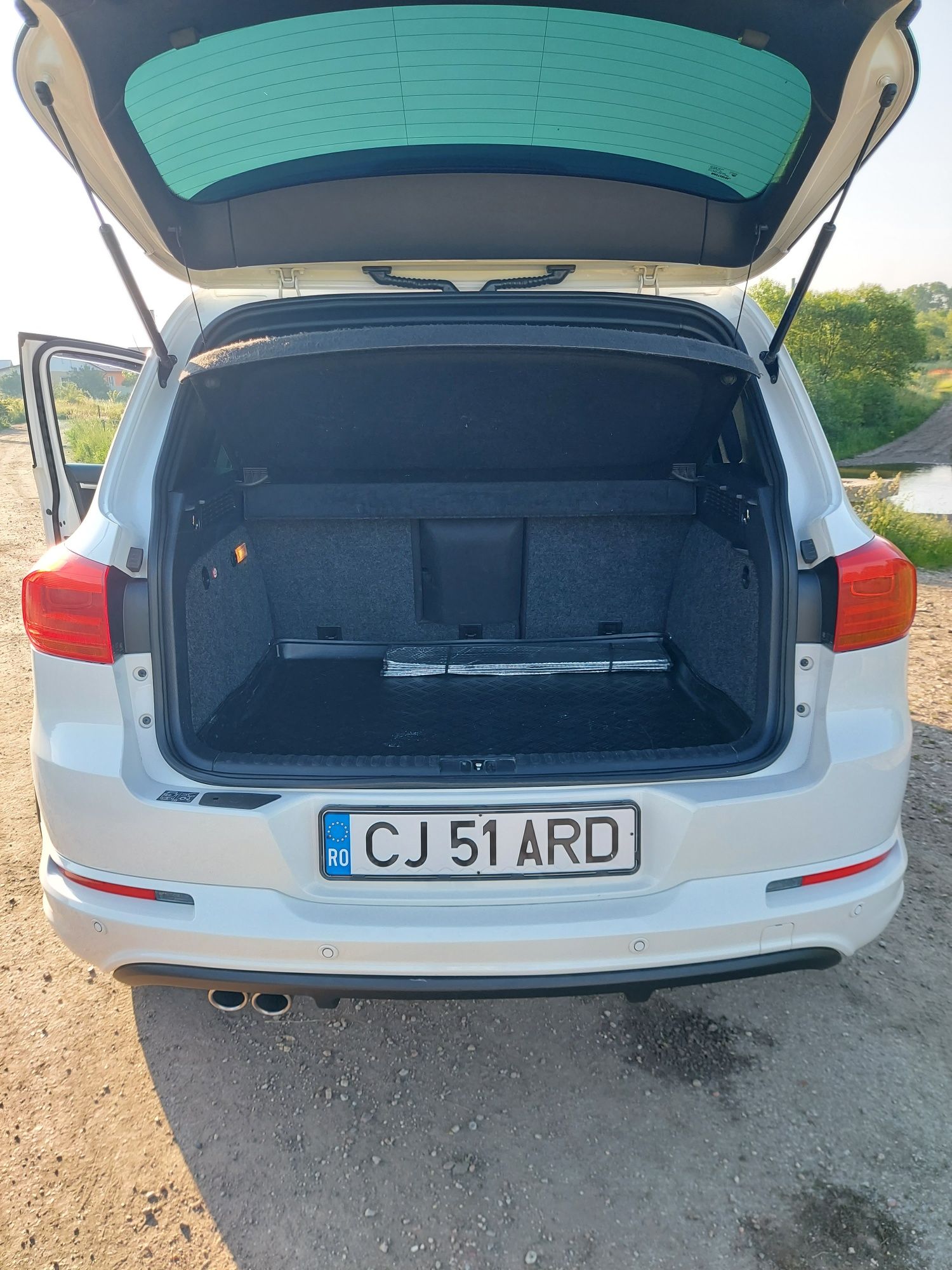 Vând Vw Tiguan R-line 12.200  euro