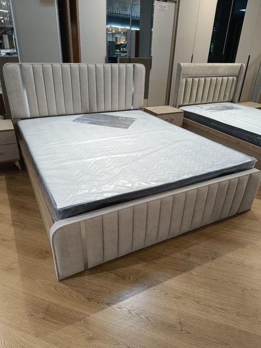 Кровать двухспальная по акции