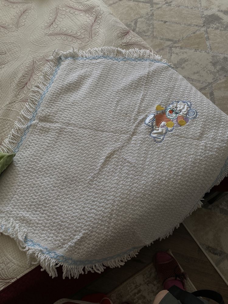 Одеяло детское (белый плед в подарок)