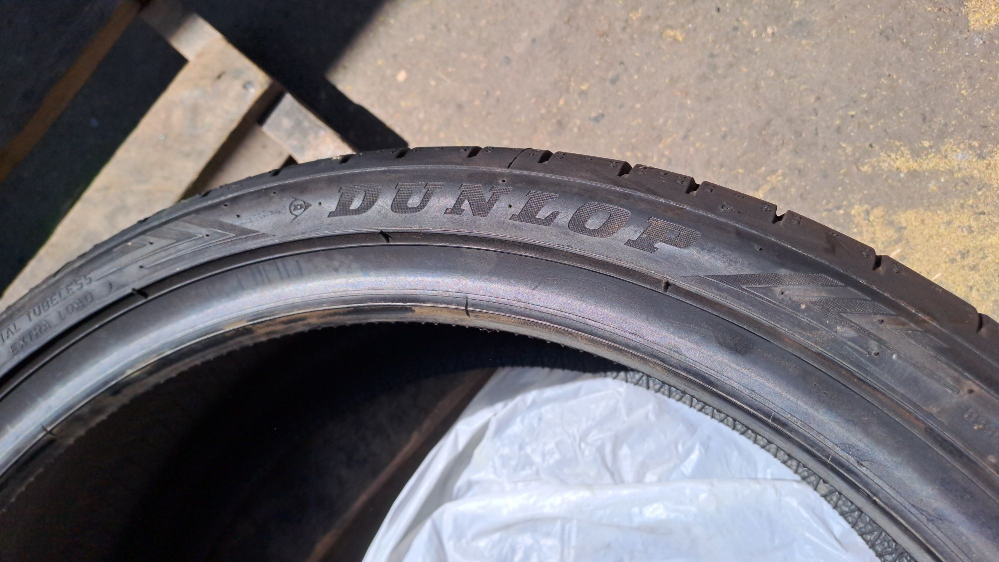 1бр. Нова 225/35/19 Dunlop