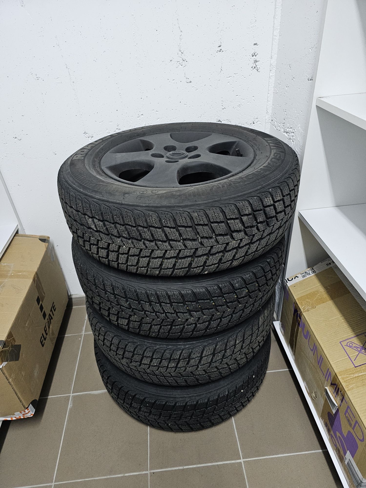 Roti iarna complete  jante si anvelope Nissan/Hyundai/Kia etc  215 70