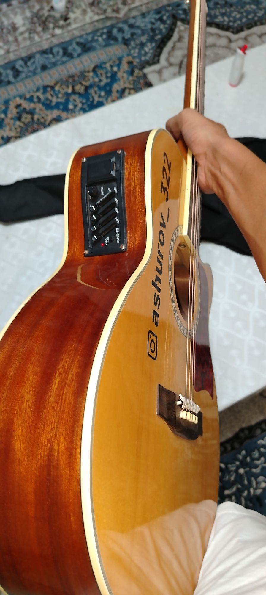 Gitara 40 Razmeri, telefon bo'lsa abmen qilaman