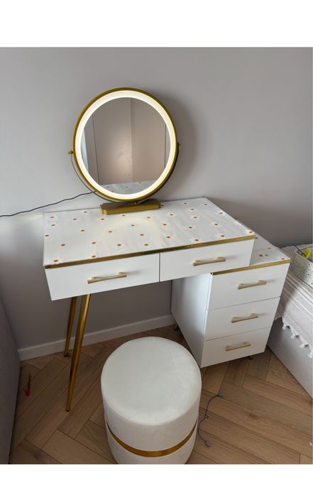 Туалетный столик