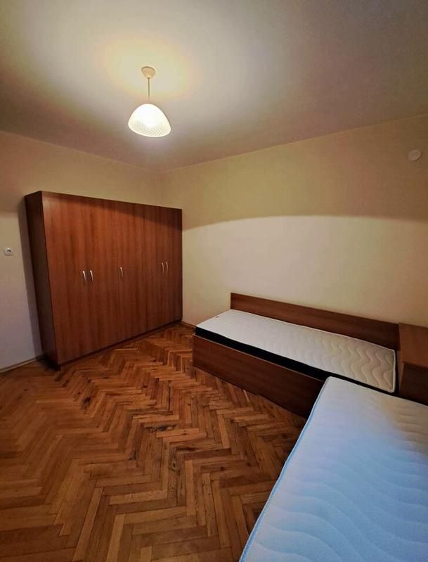 Дава се под наем Етаж от къща в Пловдив, Кършияка - 100 кв.м за 400 € - Снимка #2