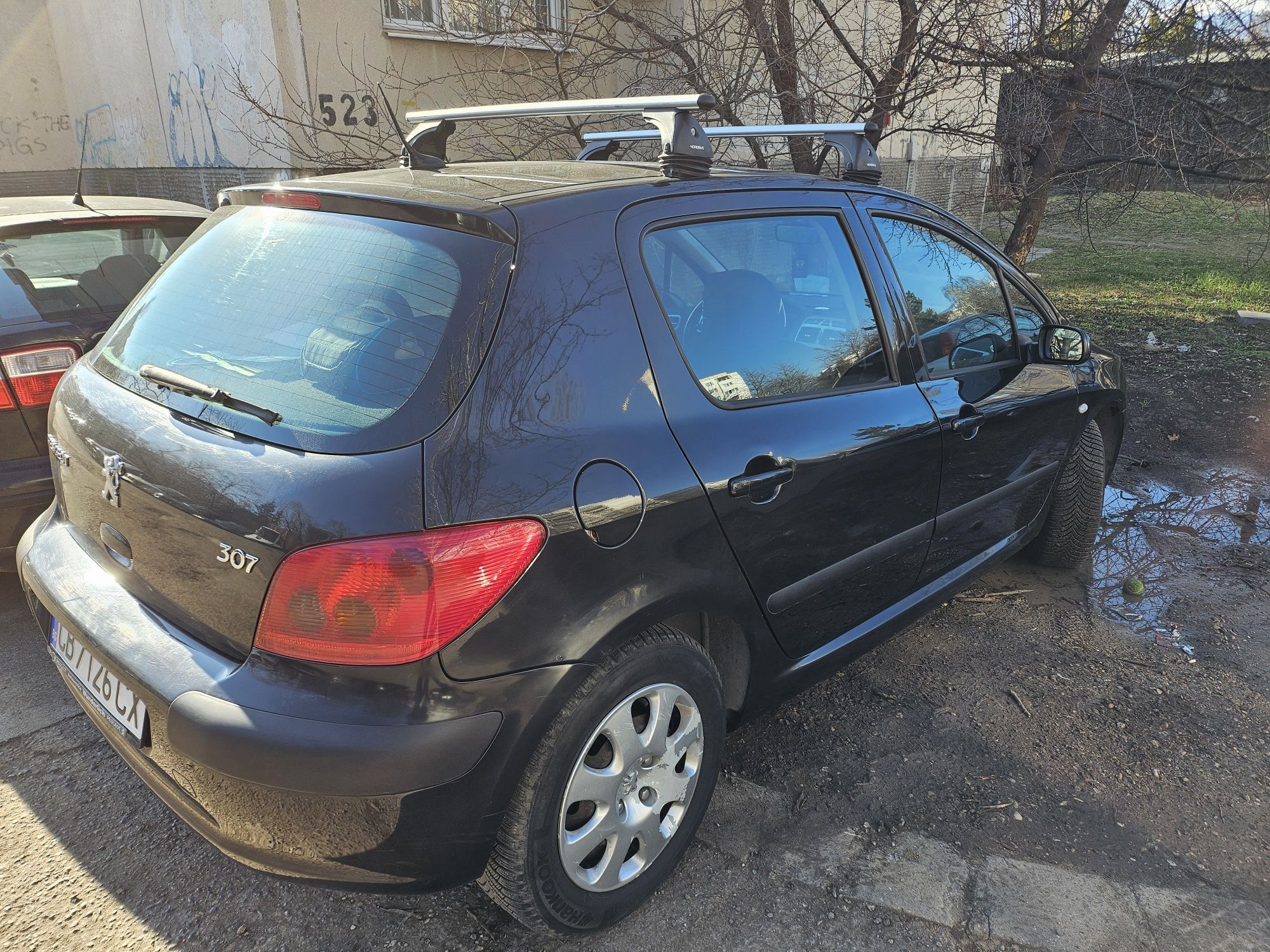 Продавам Peugeot 1.4 бензин газ 2004 година на 300 хиляди километра