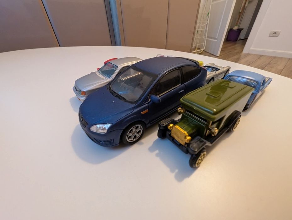 Machete auto , jucării