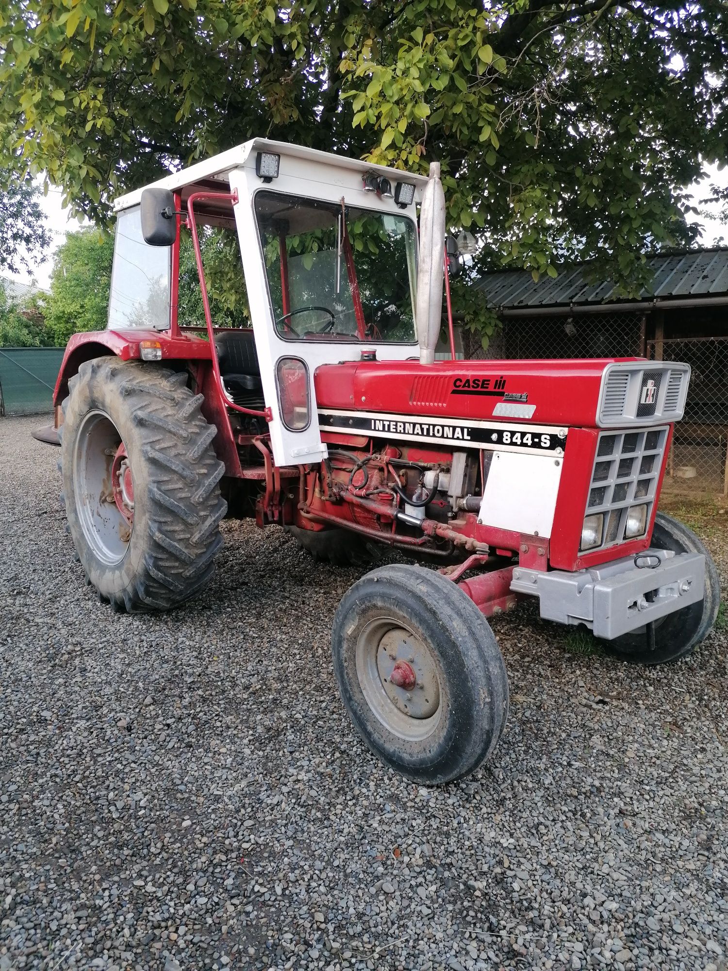 Tractor international 844 s