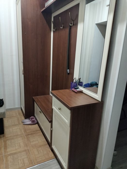 Продам прихожую.