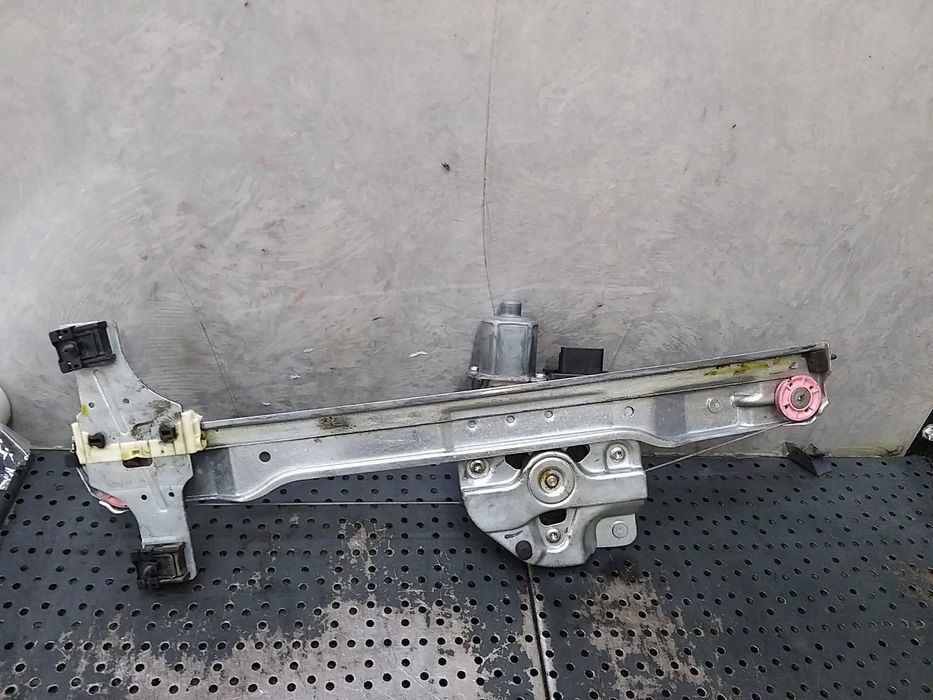 Macara motoras stanga fata peugeot 208 ca cc 9806081880 0130822969 a002c501 9806088180