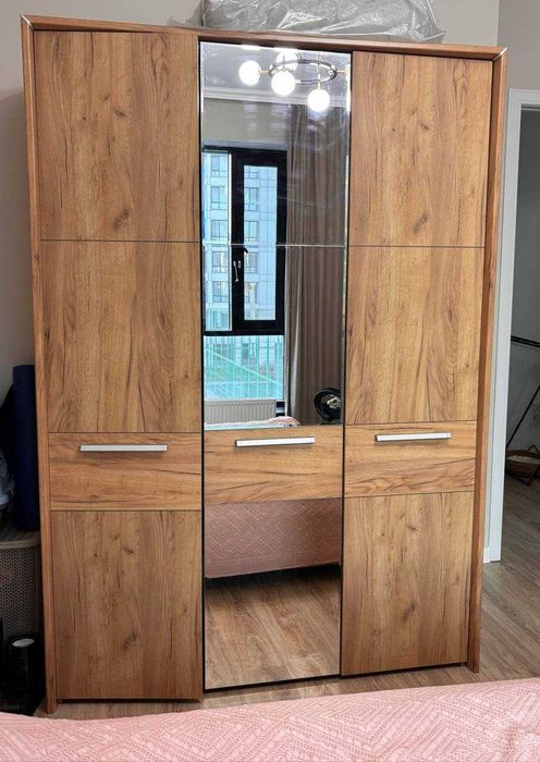 Спальный гарнитур 1.5 м в хорошем состоянии