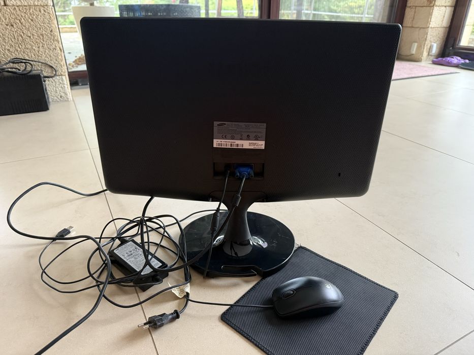 Монитор Samsung S24B150BL 24"