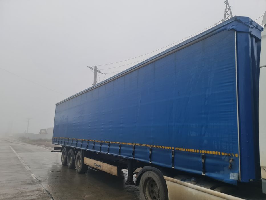 Vând semiremorca krone