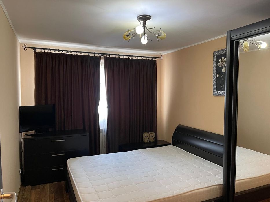 Inchiriez apartament M6 Targoviste