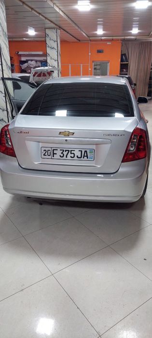 Срочно сотилади мошина холати идеал