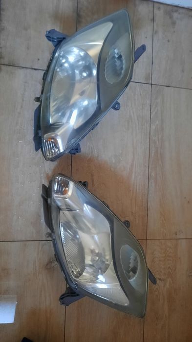 Daihatsu Siron - оригинални фарове