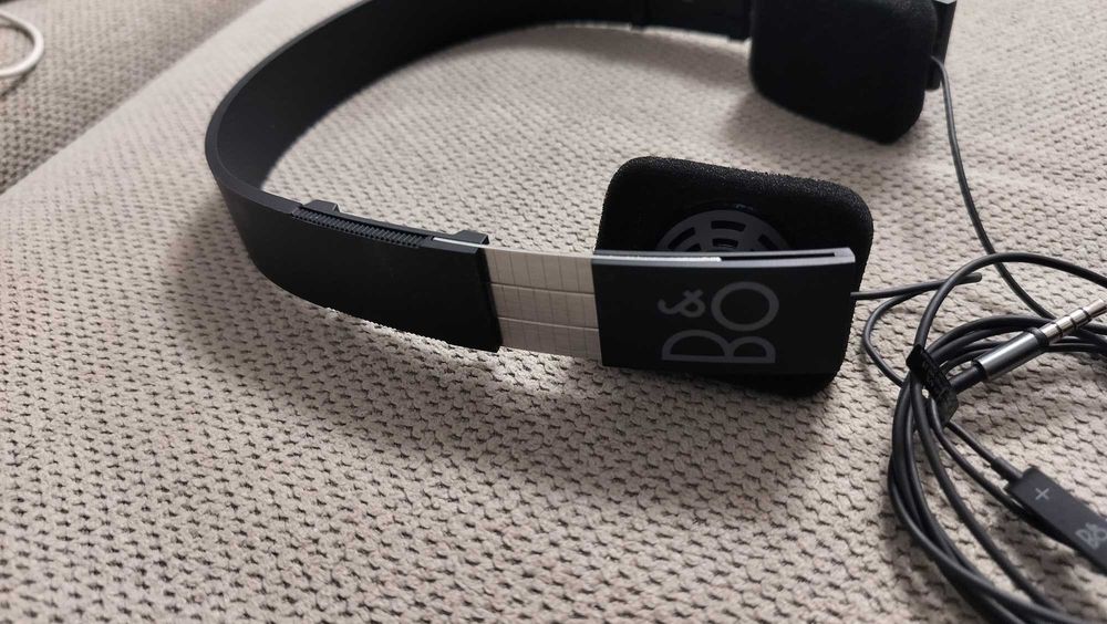 Casti on ear Bang & Olufsen Form2 Black
