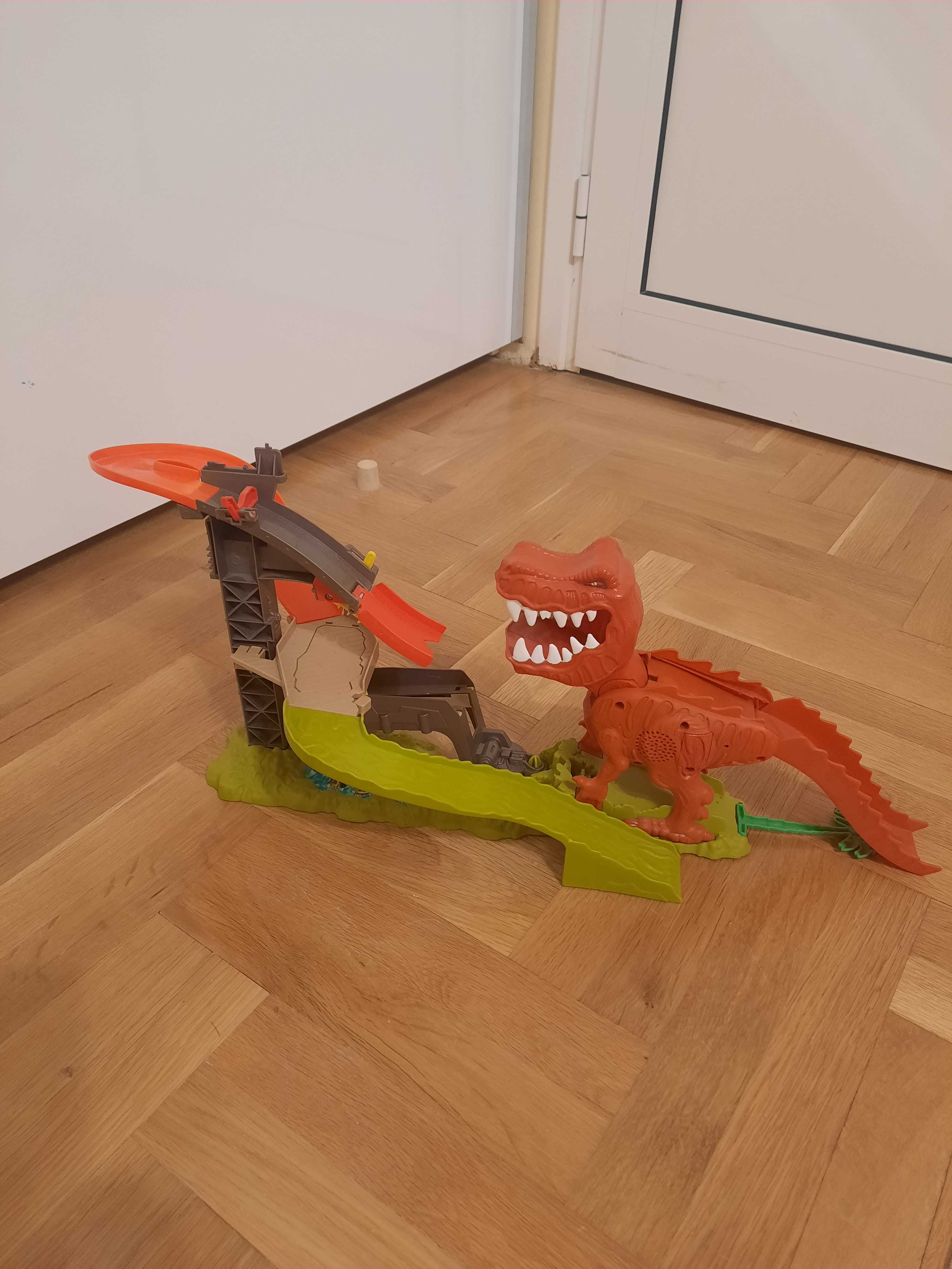Ти-рекс Hot Wheels писта за колички
