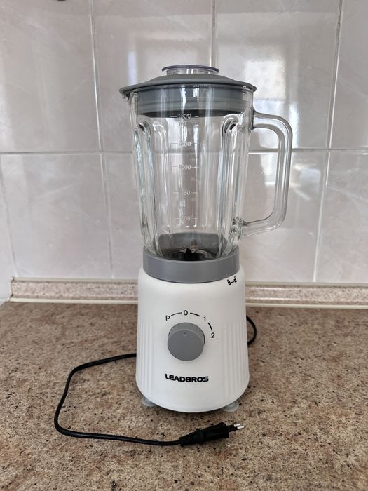 Срочно Продам Блендер Leadbros BL605 белый