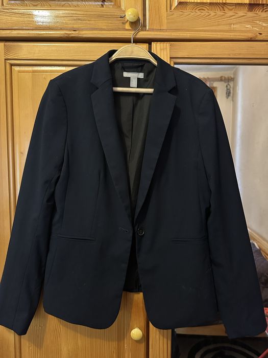 Тъмни дамски палта