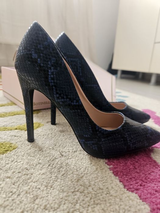 Pantofi botinelli bleumarin cu toc inalt