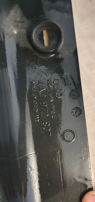 Декоративна пластмаса за мотор ANN 2.2турбо 4A0972807