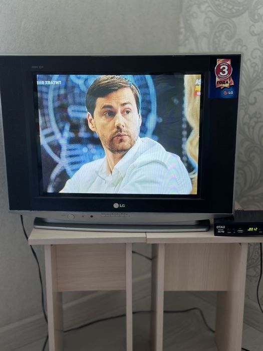 Телевизор LG состояние отличное