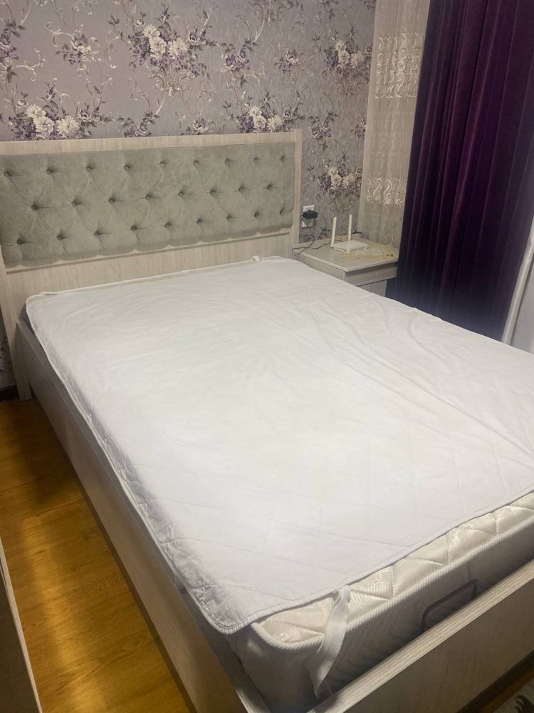 Спальный гарнитур б/y