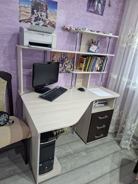 Компьютерный стол