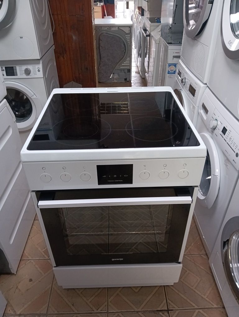 Свободно стояща печка с керамичен плот Gorenje 2 години гаранция!