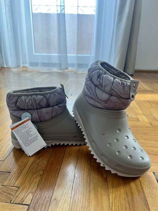 Cizme CROCS classic neo puf shorty boot w8 mărime 38-39
