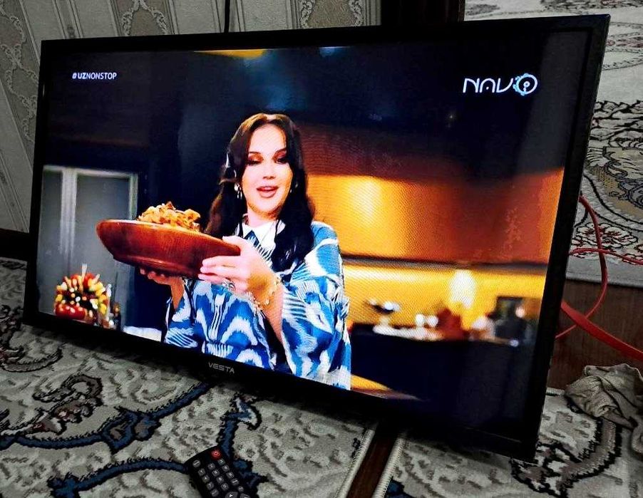 Срочно продаётся Телевизор 32  '' LED