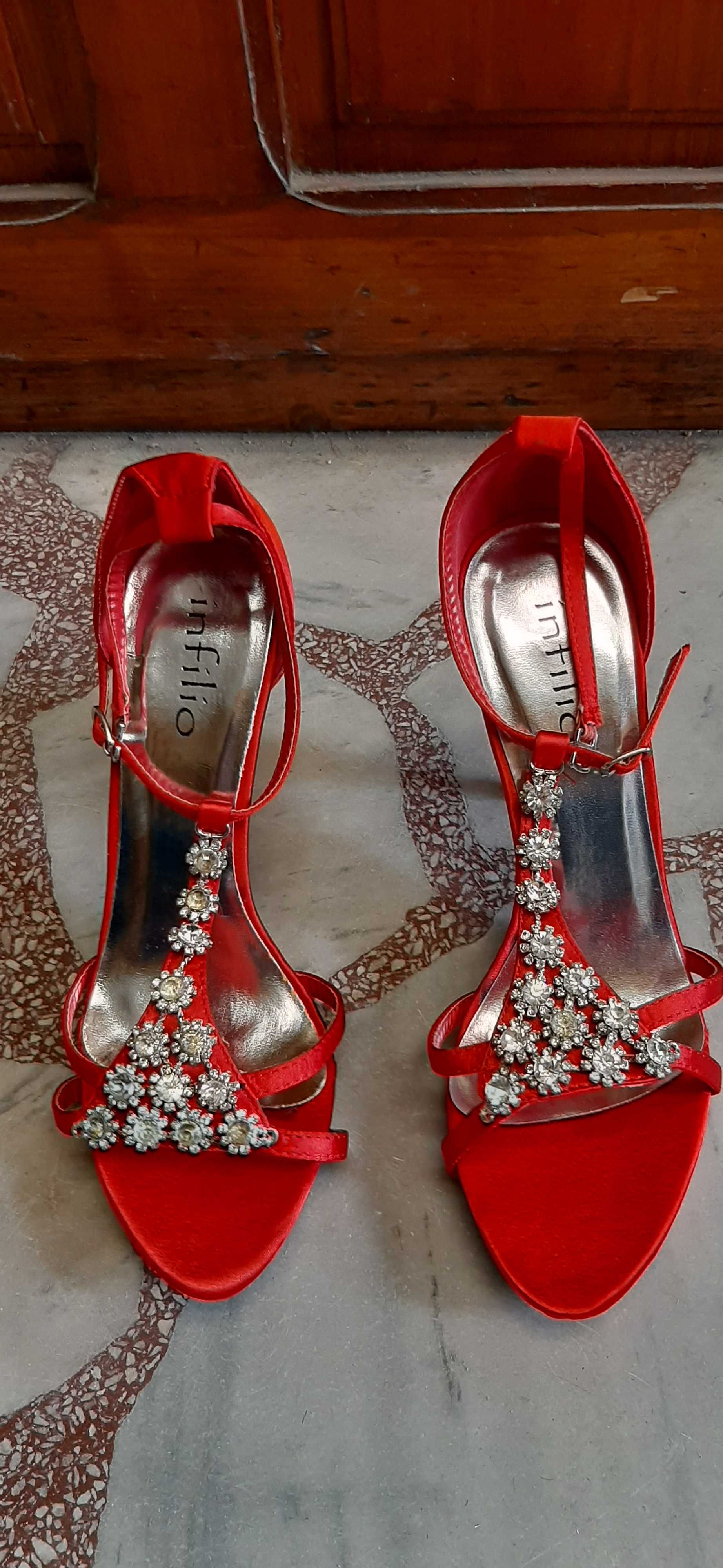 Луксозни Дамски Обувки Сатен- нови