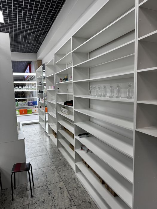 Продам Ветрины Мебель Бизнес