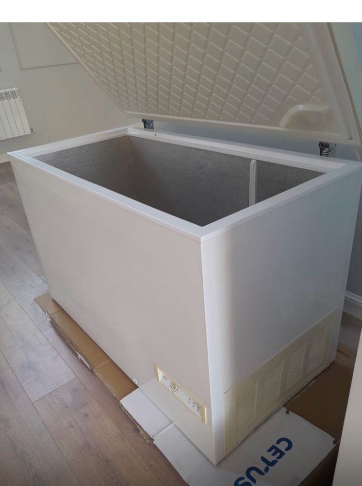 Продам морозильную камеру