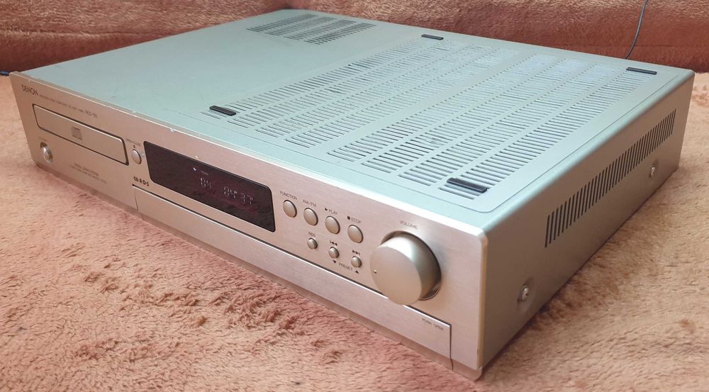 Denon RCD-100 Sistem compus din Statie, CD player si Tuner AM/FM