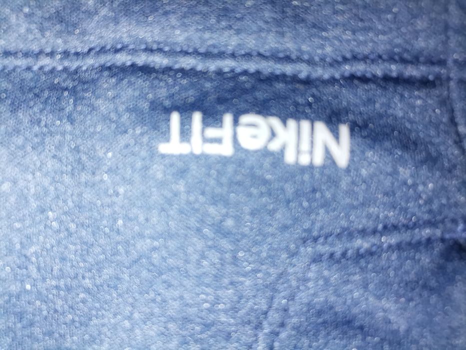 Продавам фланелка на NIKE