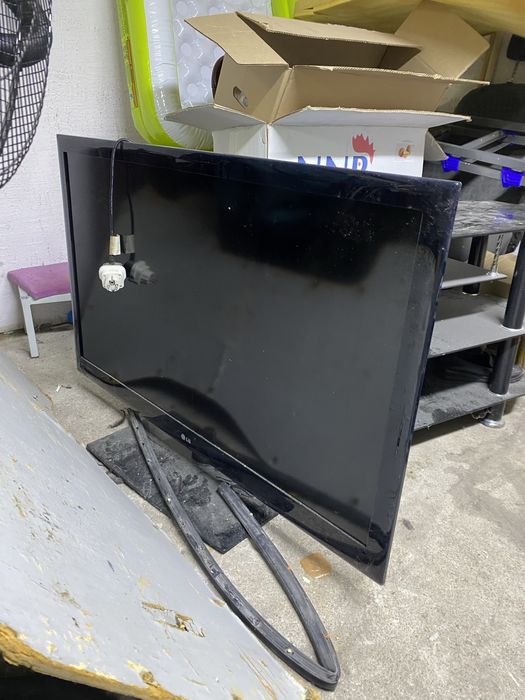 Продам телевизор и полку