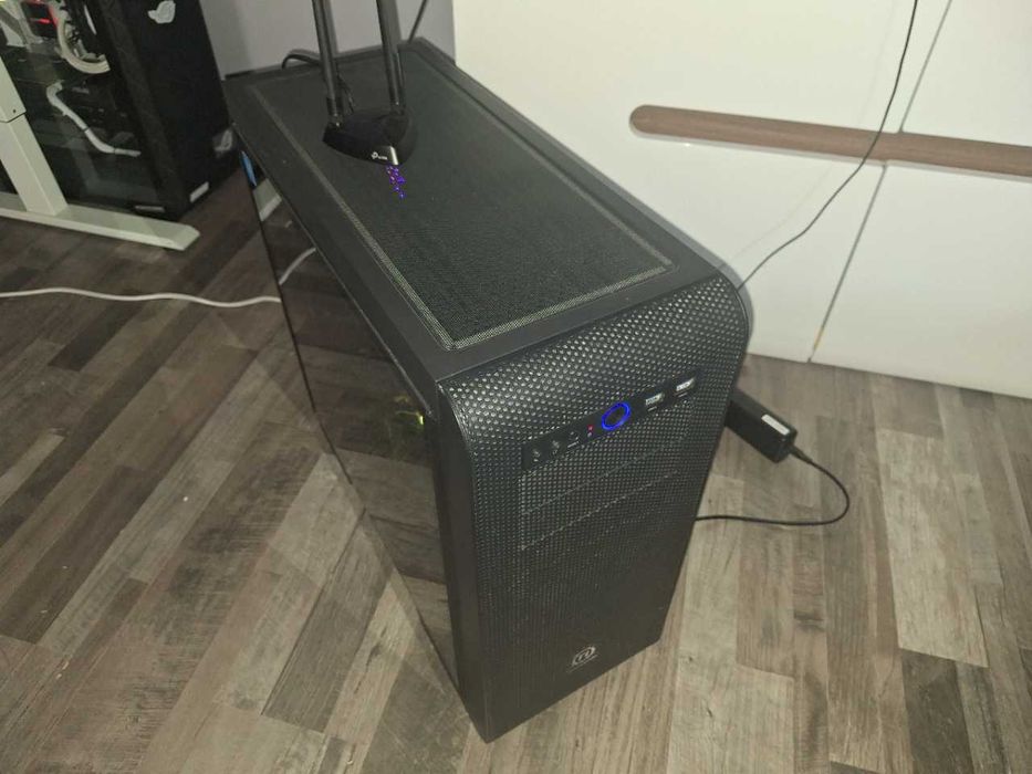 PC ,I7 8700 Coffee Lake, placa vide ASUS Rog Strix GTX1080