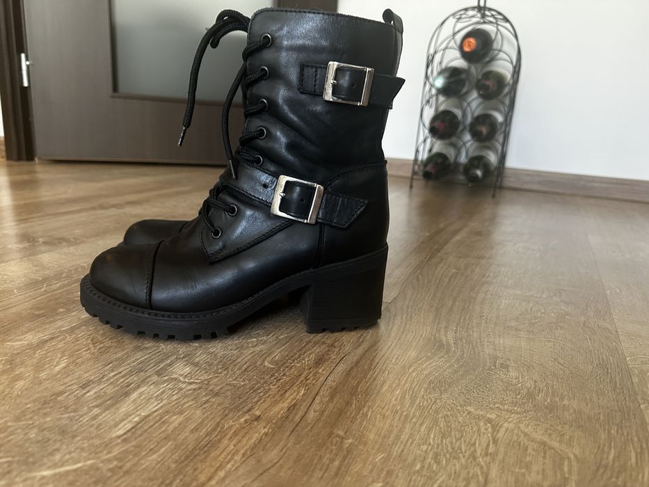 Ghete negre piele naturala mărimea 37