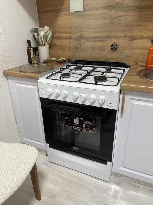 Продам газ-плиту