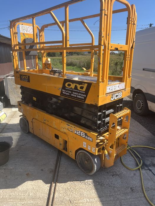 2018 Nacela foarfeca electrica JCB