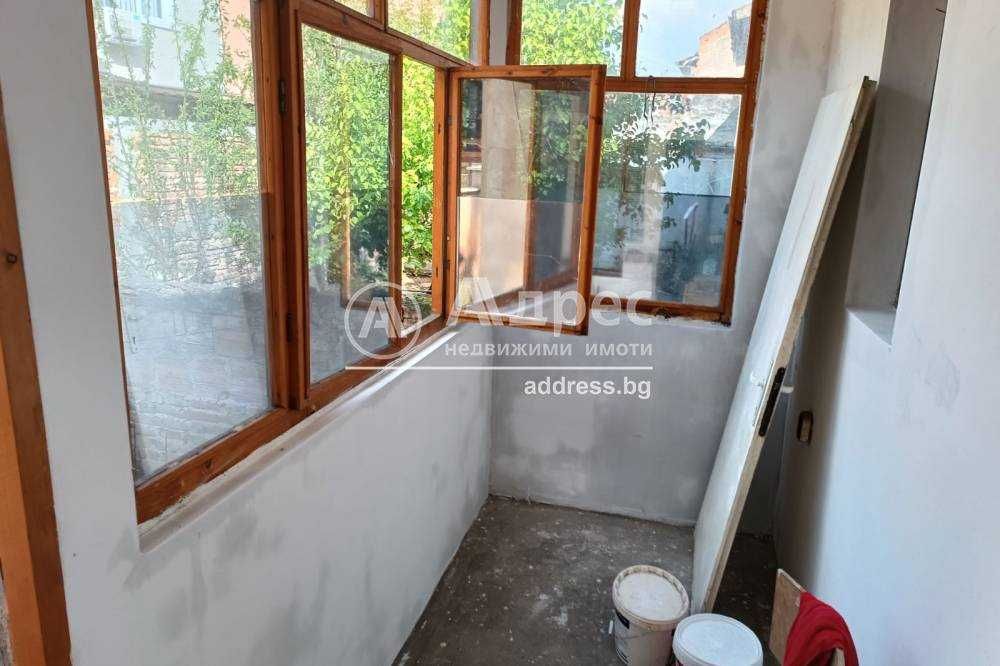 Продава се Къща в Разград, Център - 101 кв.м за 2872 €/кв.м - Снимка #11