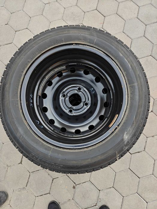 Зимние шины Bridgestone 185/60 R15 с железными дисками
