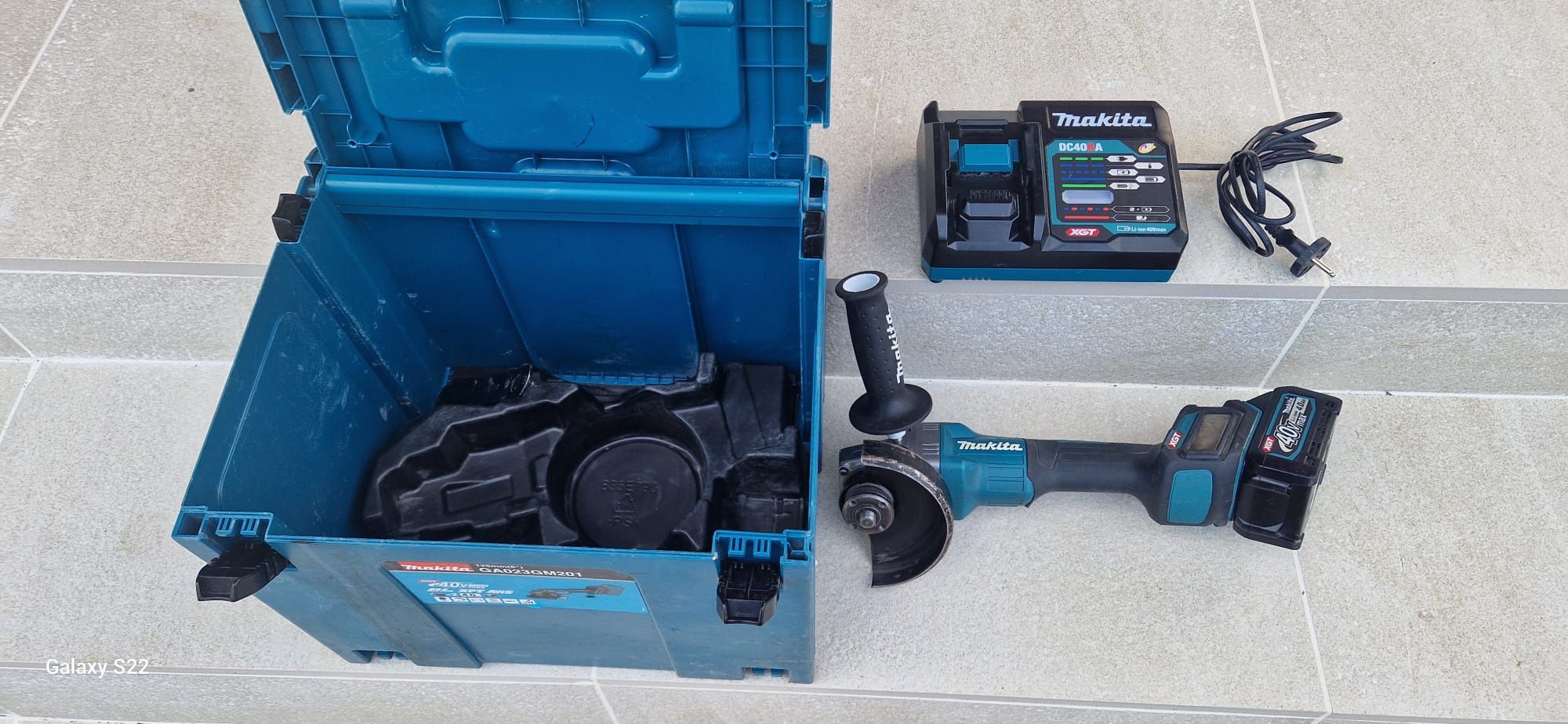 Makita polizor pe acumulator de 40 V